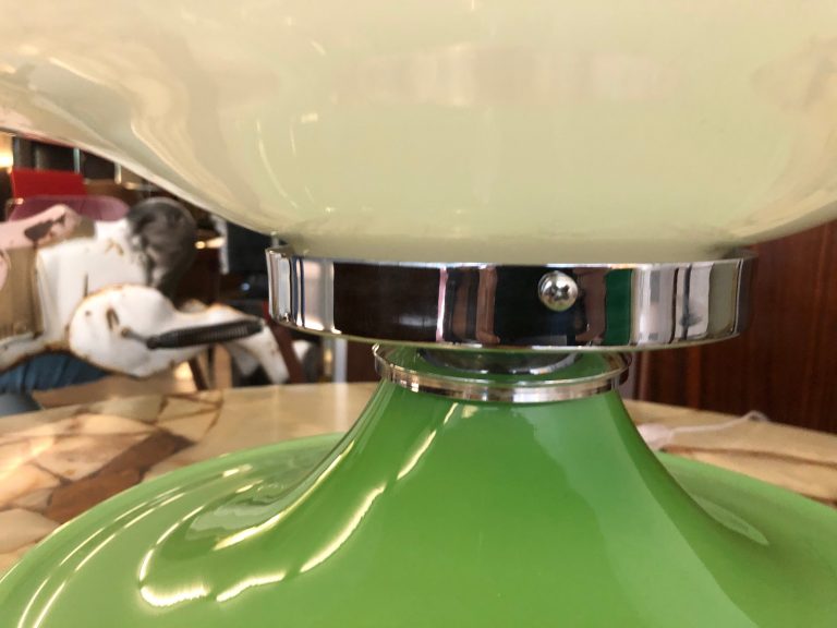 Candeeiro Rare Green and White Opaline Glass Table Lamp, 1970s 5