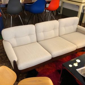 Sofá 1960s Brazilian Sofa, New Upholstery in the Style of Percival Lafer 2 Sofá 1960s Brazilian Sofa, New Upholstery in the Style of Percival Lafer 2