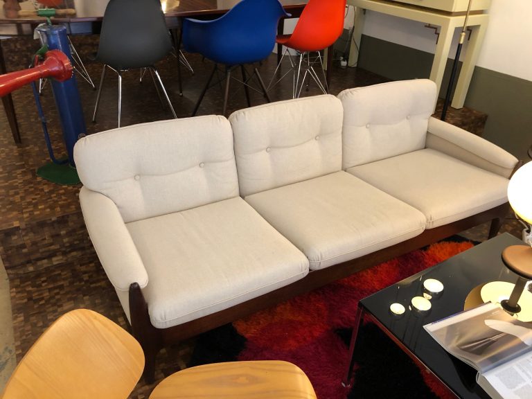 Sofá 1960s Brazilian Sofa, New Upholstery in the Style of Percival Lafer 2 Sofá 1960s Brazilian Sofa, New Upholstery in the Style of Percival Lafer 2