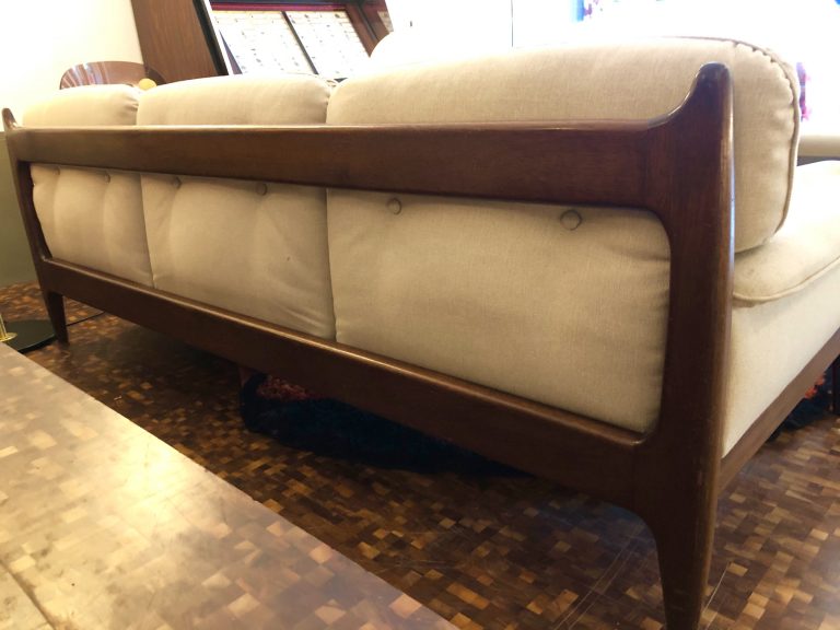 Sofá 1960s Brazilian Sofa, New Upholstery in the Style of Percival Lafer 5 Sofá 1960s Brazilian Sofa, New Upholstery in the Style of Percival Lafer 5