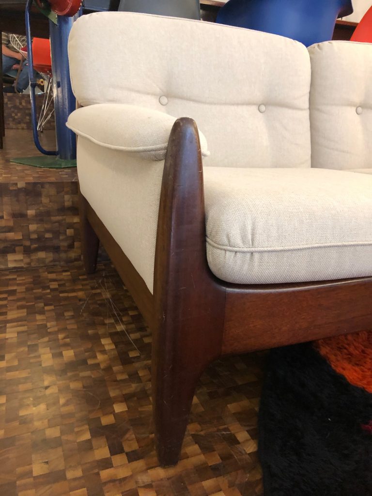 Sofá 1960s Brazilian Sofa, New Upholstery in the Style of Percival Lafer 7 Sofá 1960s Brazilian Sofa, New Upholstery in the Style of Percival Lafer 7